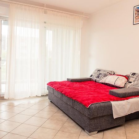 Studio Jere Near Sea Split Exterior photo